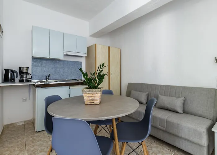 Aelia Стафилос